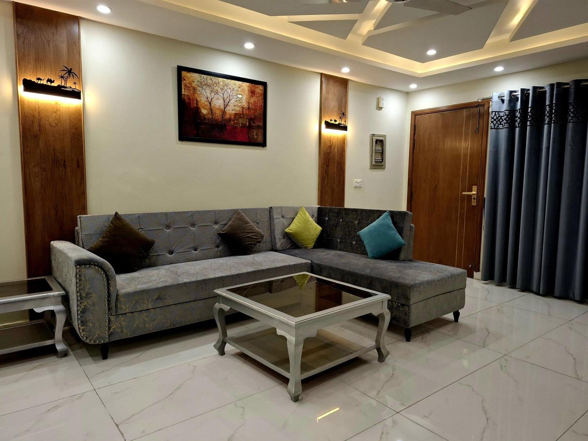 Royal Galaxy Hotel & Residence - Near Islamabad International Airport & Motorway Eksteriør bilde