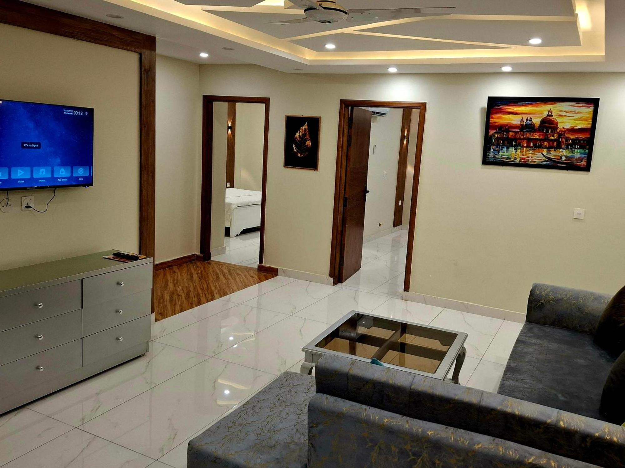 Royal Galaxy Hotel & Residence - Near Islamabad International Airport & Motorway Eksteriør bilde