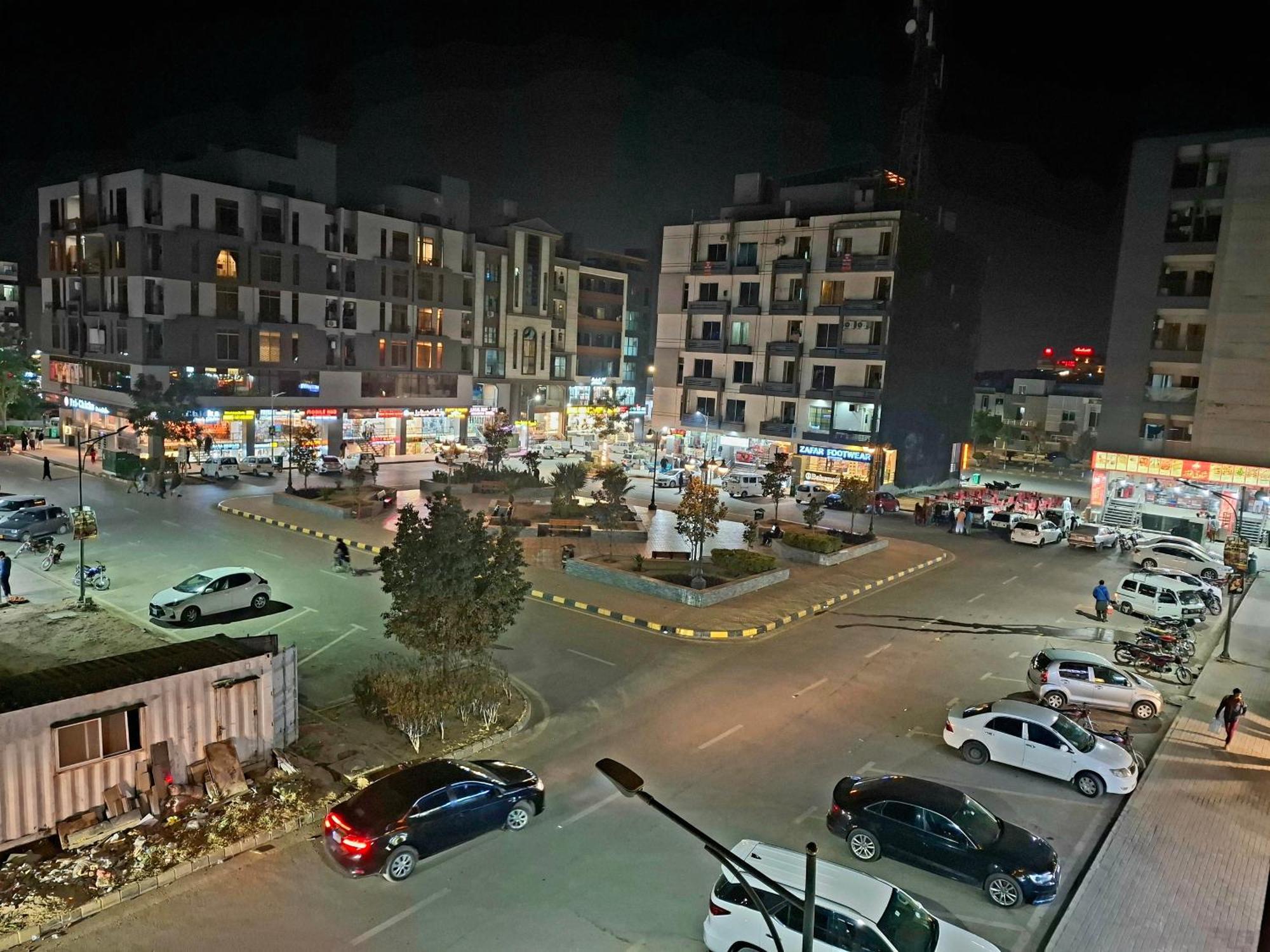 Royal Galaxy Hotel & Residence - Near Islamabad International Airport & Motorway Eksteriør bilde
